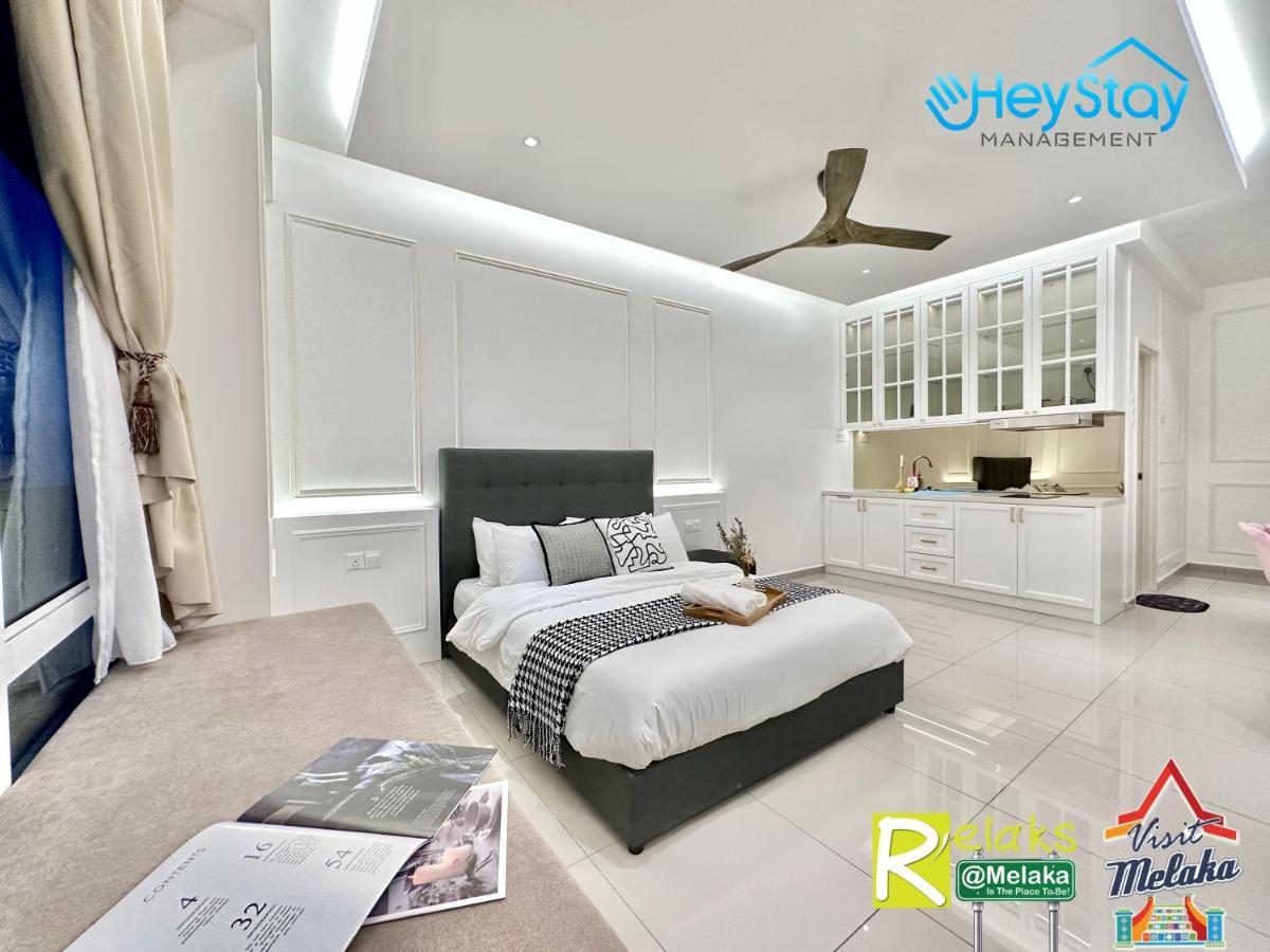 Novo 8 Residence Bachang By Heystay Management Kampong Tambak Exterior foto